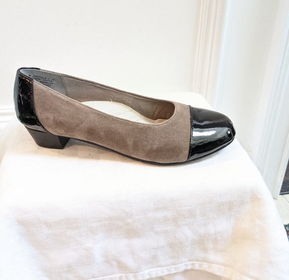 Suede flats by Auditions - Picture 8 of 14